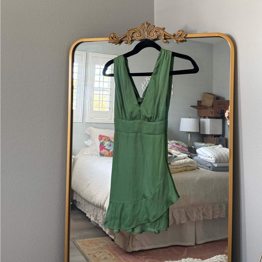 Elegant Green Sleeveless Dress